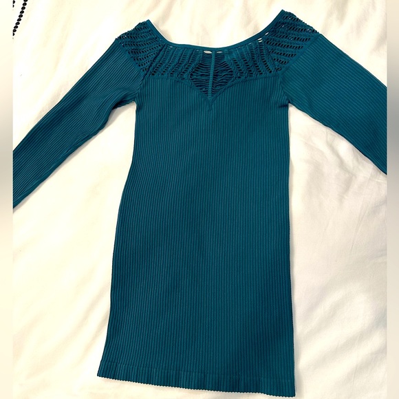 Free people long sleeve top with cut outs - Picture 2 of 6